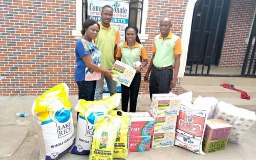 Food Support: Love At Christmas 2019 image 3