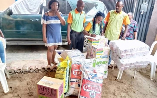 Food Support: Love At Christmas 2019 image 4