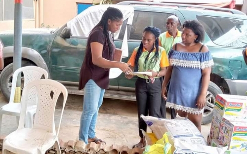 Food Support: Love At Christmas 2019 image 5