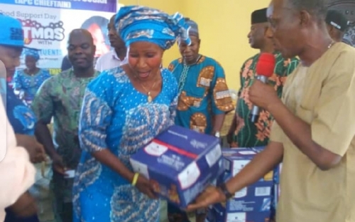 Food Support: Love At Christmas 2018 image 1